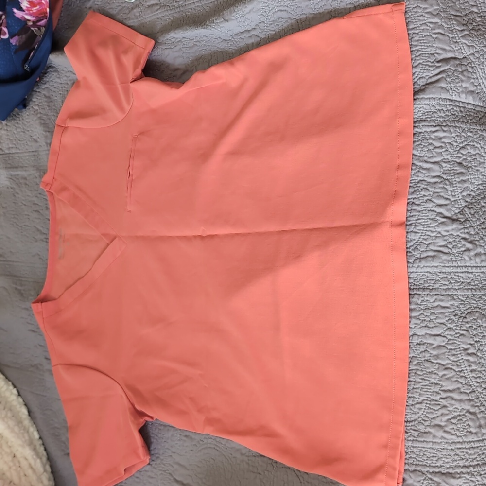 Mandala coral scrub top